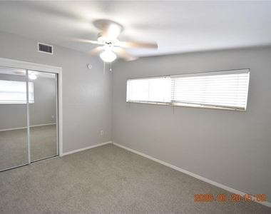 8720 Flame Vine Avenue - Photo Thumbnail 35