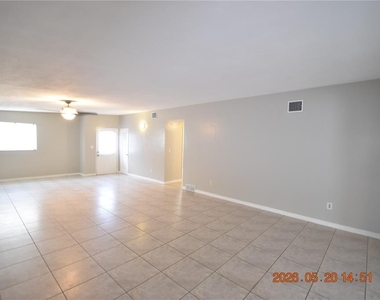 8720 Flame Vine Avenue - Photo Thumbnail 7