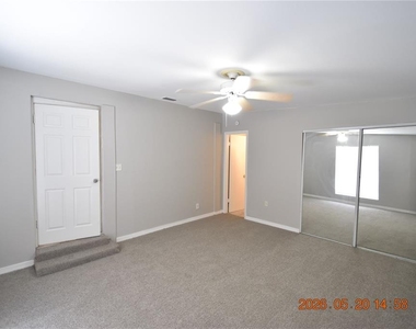 8720 Flame Vine Avenue - Photo Thumbnail 21