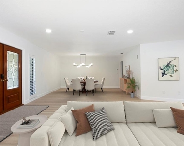 3119 Hyde Park Drive - Photo Thumbnail 6