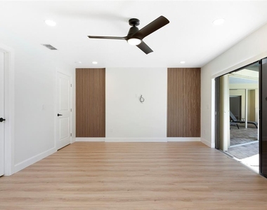 3119 Hyde Park Drive - Photo Thumbnail 12