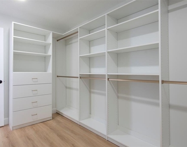 3119 Hyde Park Drive - Photo Thumbnail 19