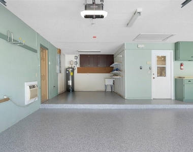 3119 Hyde Park Drive - Photo Thumbnail 54