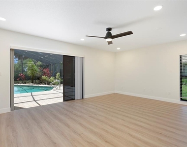 3119 Hyde Park Drive - Photo Thumbnail 11