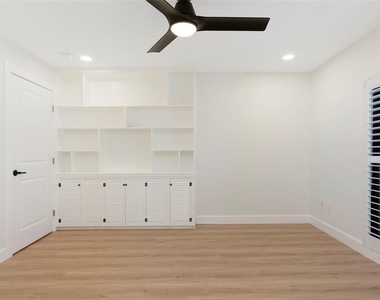 3119 Hyde Park Drive - Photo Thumbnail 21