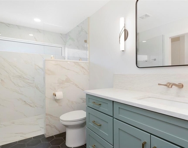 3119 Hyde Park Drive - Photo Thumbnail 17