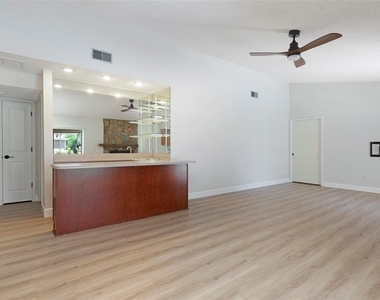 3119 Hyde Park Drive - Photo Thumbnail 30