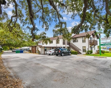 8423 Seminole Blvd - Photo Thumbnail 3