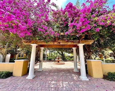 532 Jasmine Way - Photo Thumbnail 13