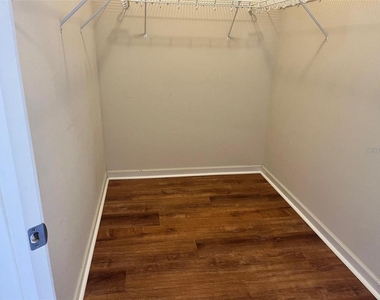 532 Jasmine Way - Photo Thumbnail 9