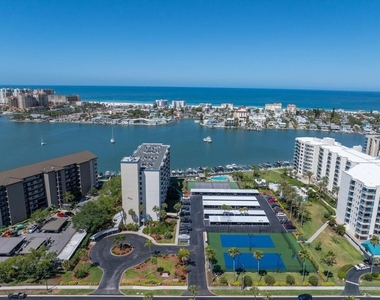 660 Island Way - Photo Thumbnail 32