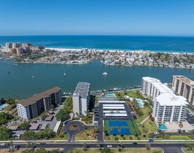 660 Island Way - Photo Thumbnail 44