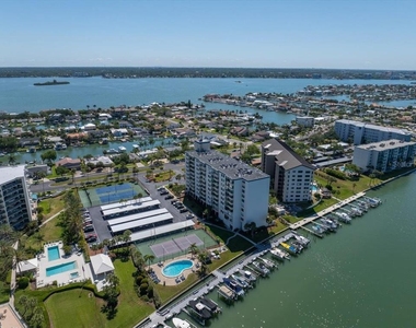660 Island Way - Photo Thumbnail 36