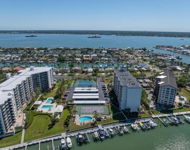 660 Island Way - Photo Thumbnail 37