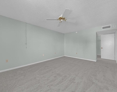 660 Island Way - Photo Thumbnail 15