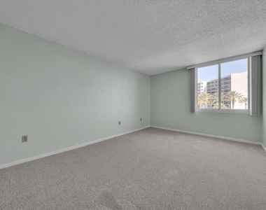 660 Island Way - Photo Thumbnail 16