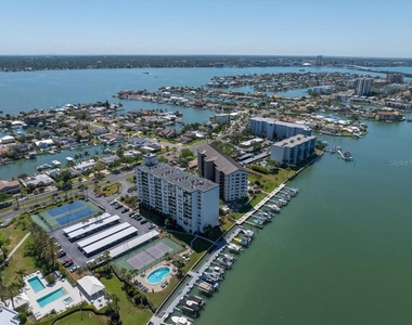 660 Island Way - Photo Thumbnail 35