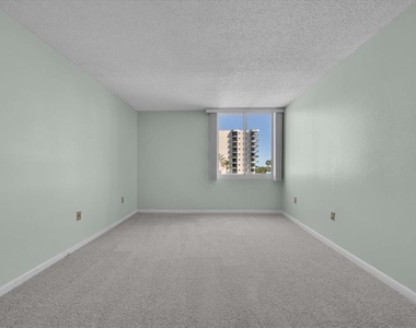 660 Island Way - Photo Thumbnail 22