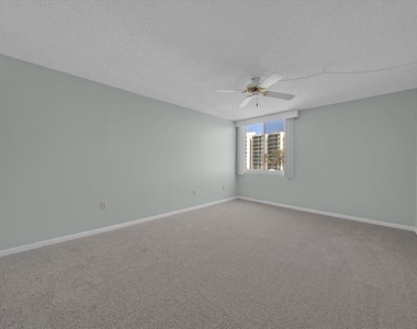660 Island Way - Photo Thumbnail 14