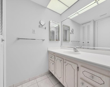 660 Island Way - Photo Thumbnail 19