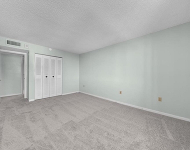 660 Island Way - Photo Thumbnail 21