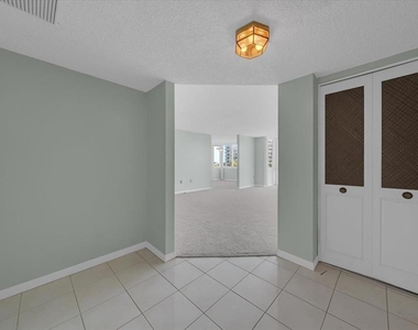 660 Island Way - Photo Thumbnail 10