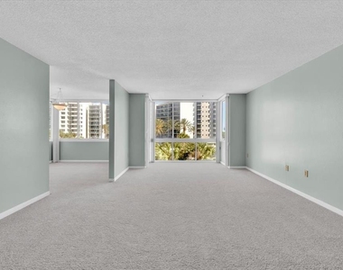 660 Island Way - Photo Thumbnail 1