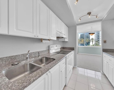 660 Island Way - Photo Thumbnail 3