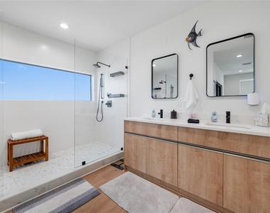 2200 Bay Boulevard - Photo Thumbnail 37