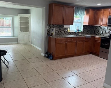 7325 Ivanhoe Drive - Photo Thumbnail 11
