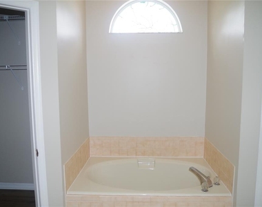 4207 Elba Place - Photo Thumbnail 21