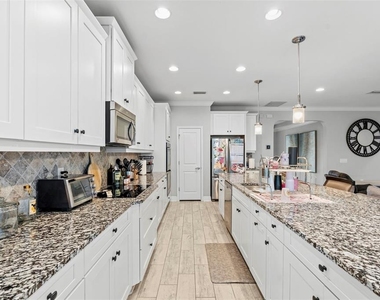 4545 Scarlet Loop - Photo Thumbnail 8