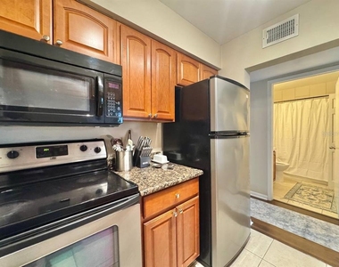 5440 S Macdill Avenue - Photo Thumbnail 9