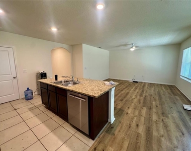 16461 Little Garden Drive - Photo Thumbnail 6