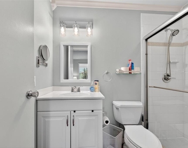 301 Kings Boulevard - Photo Thumbnail 21