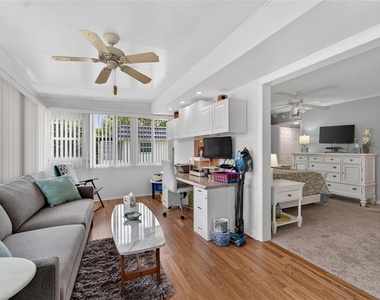 301 Kings Boulevard - Photo Thumbnail 15