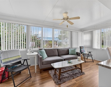 301 Kings Boulevard - Photo Thumbnail 23