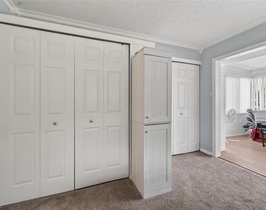 301 Kings Boulevard - Photo Thumbnail 26