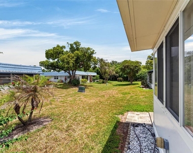 301 Kings Boulevard - Photo Thumbnail 33