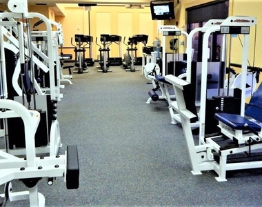 301 Kings Boulevard - Photo Thumbnail 45