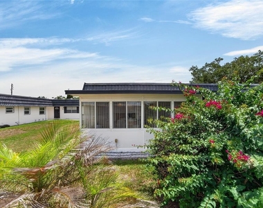 301 Kings Boulevard - Photo Thumbnail 31