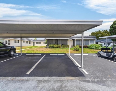 301 Kings Boulevard - Photo Thumbnail 2