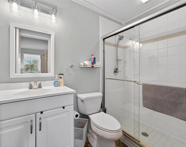301 Kings Boulevard - Photo Thumbnail 20