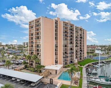 51 Island Way - Photo Thumbnail 31