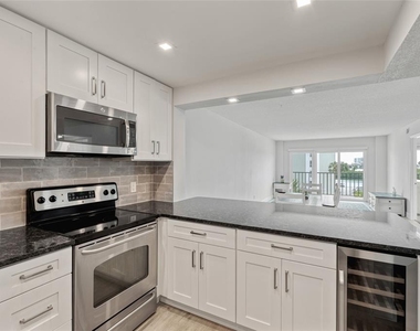 51 Island Way - Photo Thumbnail 6