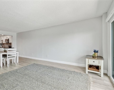 51 Island Way - Photo Thumbnail 5
