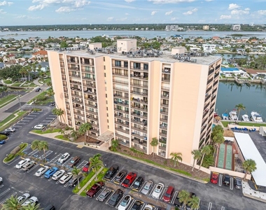 51 Island Way - Photo Thumbnail 33