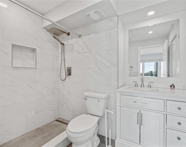 51 Island Way - Photo Thumbnail 14
