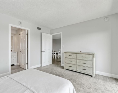 51 Island Way - Photo Thumbnail 12