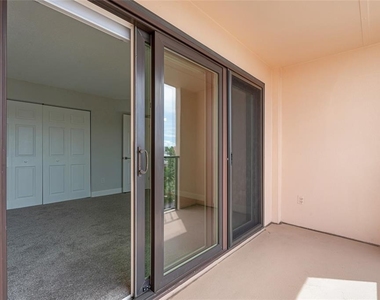 51 Island Way - Photo Thumbnail 26